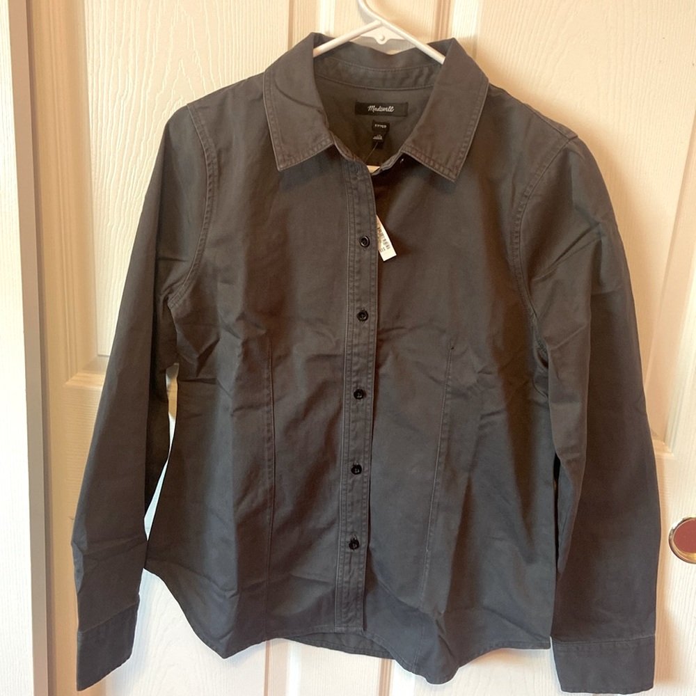 Madewell, long sleeve Fitted Button Down Shirt, Brand New with Tags. Women’s 10